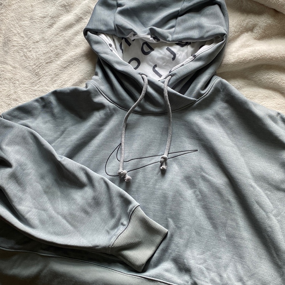 Cropped Nike Hoodie
